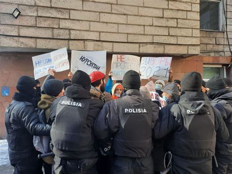 Блокировка центральной площади протестующими