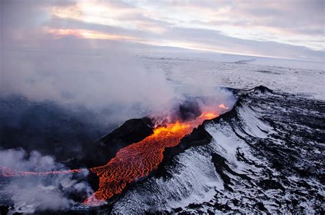 Вулканизм и образование островов на месте столкновения