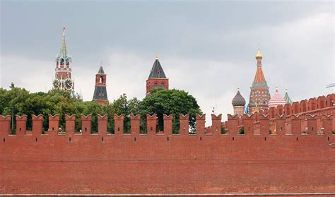 Кремлевская стена и Богоявленская башня