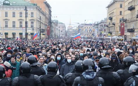 Массовые протесты против режима