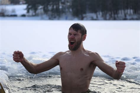 Поставьте одежду в холодную воду