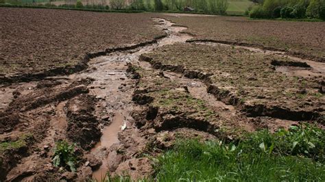 Разрушение почвенного покрова